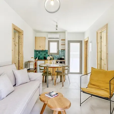 Kumquart Estate-lemon- 4 Bed Apartment *