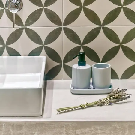 Kumquart Estate-lemon- 4 Bed Aspiotades