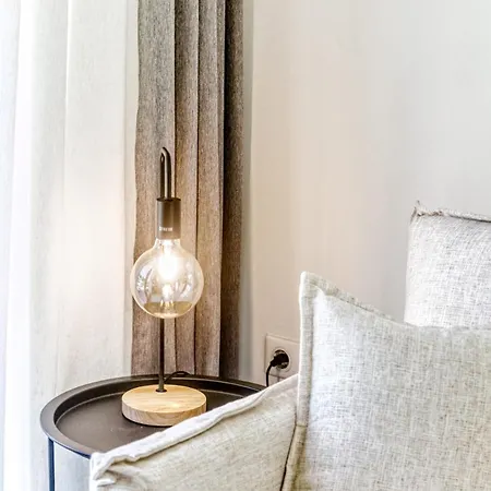 Kumquart Estate-lemon- 4 Bed Apartment Aspiotades