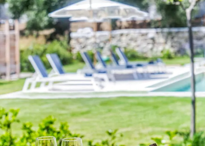 Kumquart Estate-lemon- 4 Bed Apartament