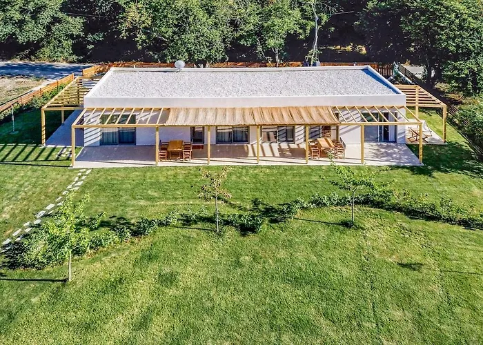 Kumquart Estate-lemon- 4 Bed