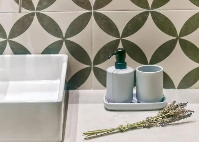 Kumquart Estate-lemon- 4 Bed Aspiotades