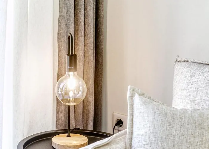 Kumquart Estate-lemon- 4 Bed Apartment Aspiotades