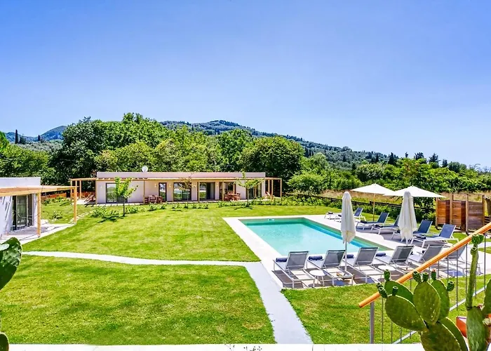 Kumquart Estate-lemon- 4 Bed דירה